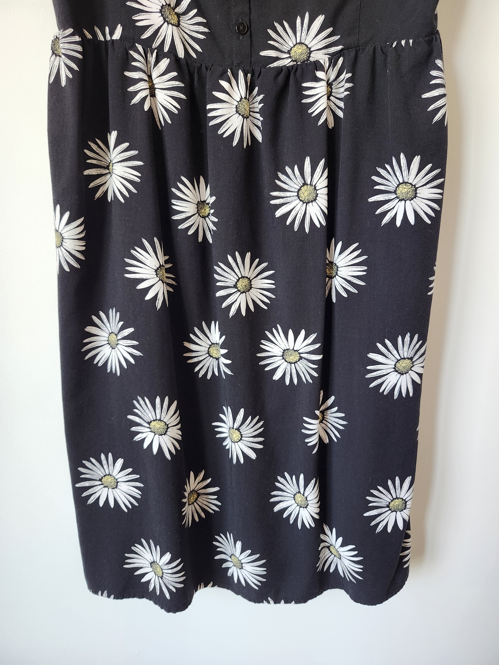 Black Daisy Print Spaghetti Strap Midi Dress - Picture 6 of 7